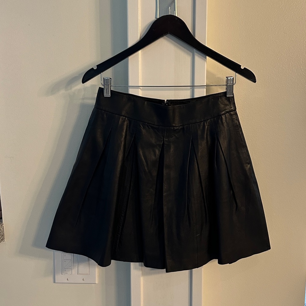 Banana Republic leather pleated skirt - size 2